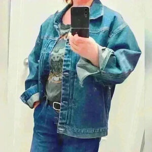 VINTAGE 90s  oversized jean jacket